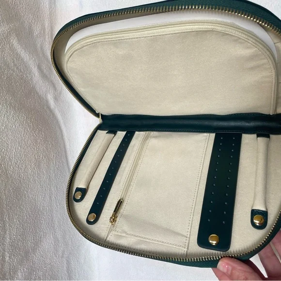 Wolf Zoe Embroidered Floral Velvet Travel Jewelry Case - Picture 6 of 8